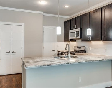 4316 Hartford Street - Photo Thumbnail 5