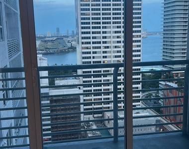 133 Ne 2nd Avenue - Photo Thumbnail 5