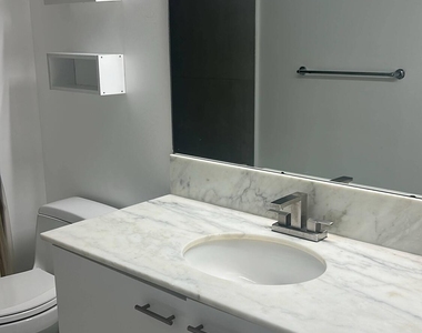 133 Ne 2nd Avenue - Photo Thumbnail 14