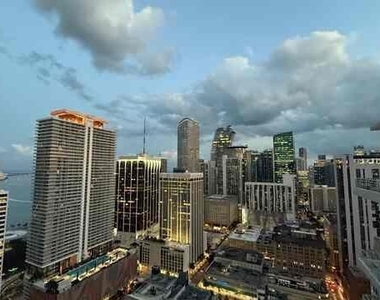 133 Ne 2nd Avenue - Photo Thumbnail 22