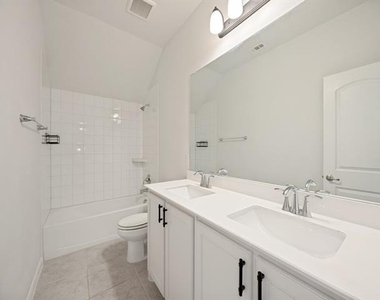 808 Mathew Drive - Photo Thumbnail 10