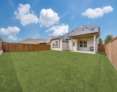 808 Mathew Drive - Photo Thumbnail 11