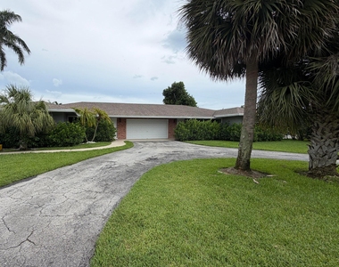 498 W Conference Drive - Photo Thumbnail 20