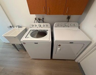 498 W Conference Drive - Photo Thumbnail 16