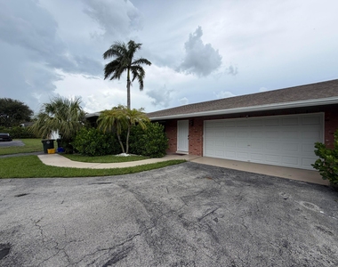 498 W Conference Drive - Photo Thumbnail 21
