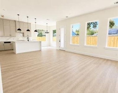2602 Ghent Street - Photo Thumbnail 4