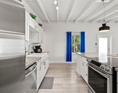 3305 Sw 15th Street - Photo Thumbnail 7