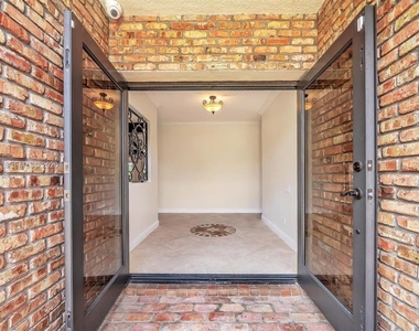 4920 Sw 170th Avenue - Photo Thumbnail 2