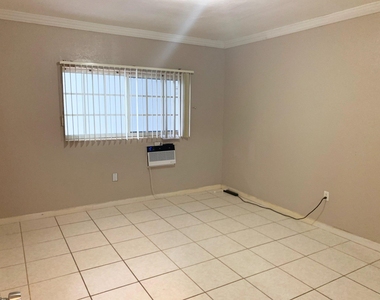 555 Sw 16th Avenue - Photo Thumbnail 9