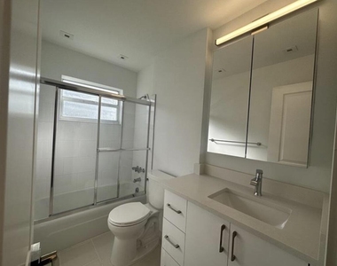 5630 Ne 18th Avenue - Photo Thumbnail 3