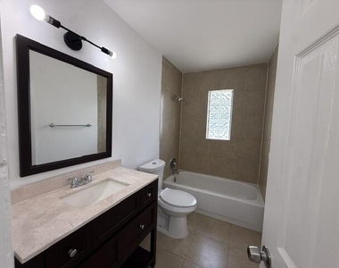 1528 Avenue S - Photo Thumbnail 9