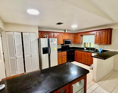 7714 Sw 8th Court - Photo Thumbnail 1