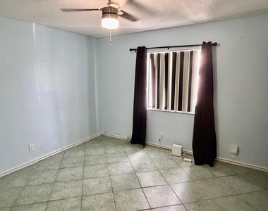 7714 Sw 8th Court - Photo Thumbnail 7