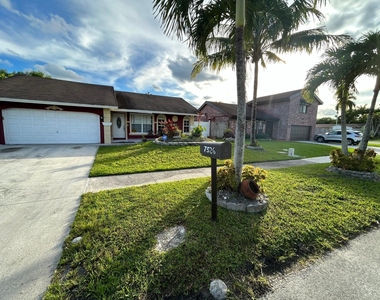 7526 Sw 7th Court - Photo Thumbnail 12