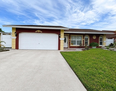 7526 Sw 7th Court - Photo Thumbnail 1