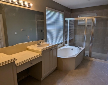 9015 Alexandra Circle - Photo Thumbnail 16