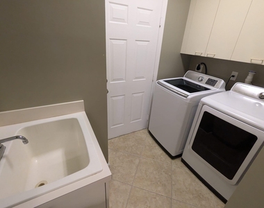 9015 Alexandra Circle - Photo Thumbnail 14
