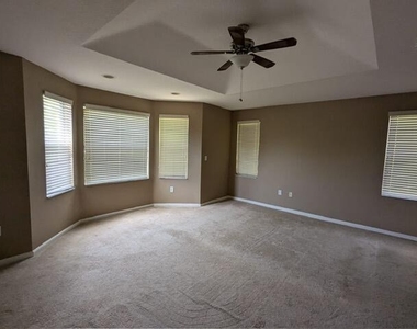 9015 Alexandra Circle - Photo Thumbnail 7
