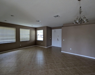 9015 Alexandra Circle - Photo Thumbnail 11