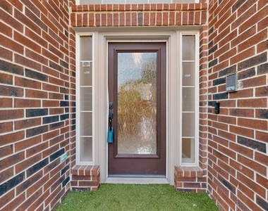 7217 Randall Way - Photo Thumbnail 10