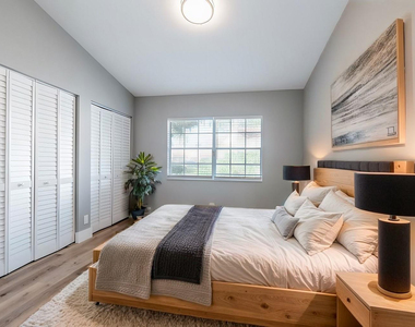 1579 Springside Drive - Photo Thumbnail 11