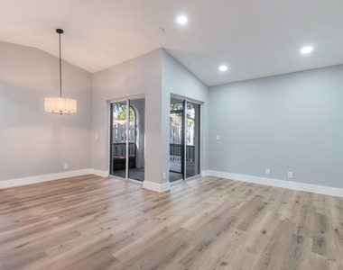 1579 Springside Drive - Photo Thumbnail 1