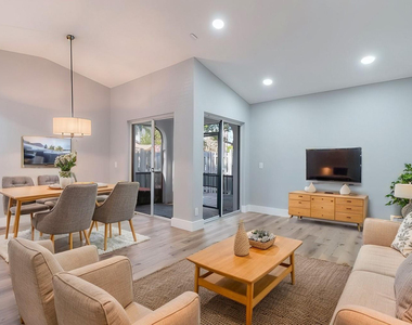 1579 Springside Drive - Photo Thumbnail 2