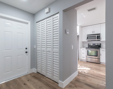 1579 Springside Drive - Photo Thumbnail 8