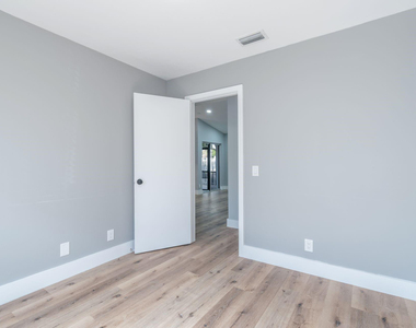 1579 Springside Drive - Photo Thumbnail 20