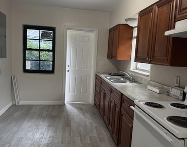 510 Hibiscus Avenue - Photo Thumbnail 7