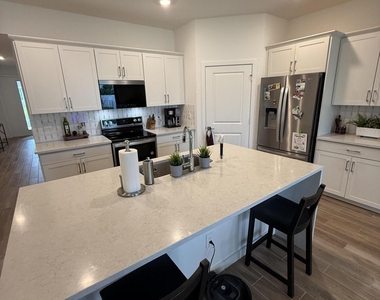 1653 Ne Ocean Dunes Drive - Photo Thumbnail 6