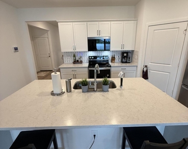 1653 Ne Ocean Dunes Drive - Photo Thumbnail 9