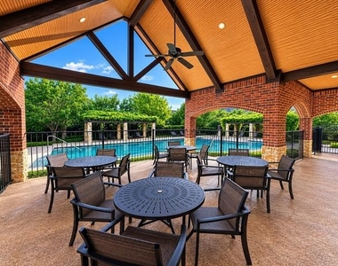 7424 Mitchell Drive - Photo Thumbnail 17