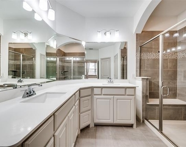 7424 Mitchell Drive - Photo Thumbnail 14