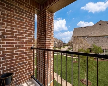 7424 Mitchell Drive - Photo Thumbnail 2