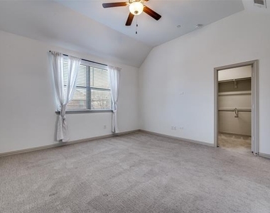 7424 Mitchell Drive - Photo Thumbnail 12