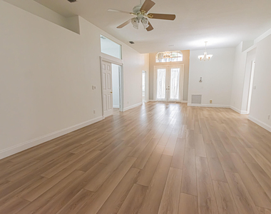 204 Nw Zanzibar Place - Photo Thumbnail 1