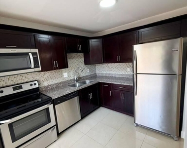 7745 Balboa Street - Photo Thumbnail 3
