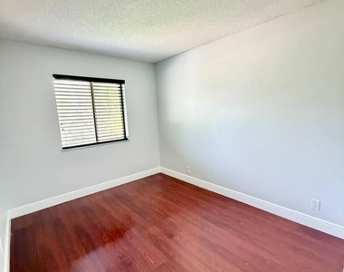 7745 Balboa Street - Photo Thumbnail 6