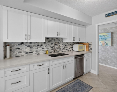 5380 N Ocean Drive - Photo Thumbnail 23