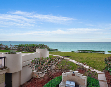 5380 N Ocean Drive - Photo Thumbnail 4