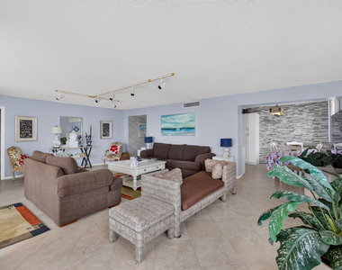 5380 N Ocean Drive - Photo Thumbnail 11