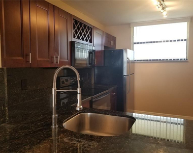 110 Lake Emerald Drive - Photo Thumbnail 4