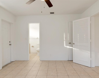 709 Se 15th Street - Photo Thumbnail 17