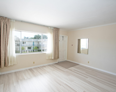 3240 Lake Osborne Drive - Photo Thumbnail 5