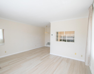 3240 Lake Osborne Drive - Photo Thumbnail 6