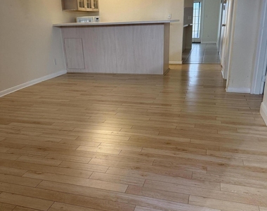917 Ne 16th Avenue - Photo Thumbnail 2