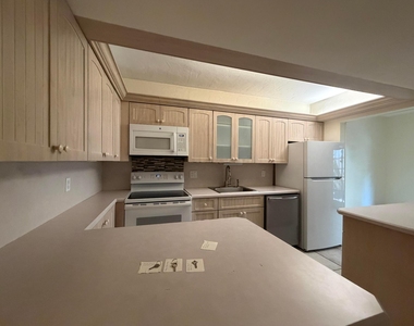 917 Ne 16th Avenue - Photo Thumbnail 7