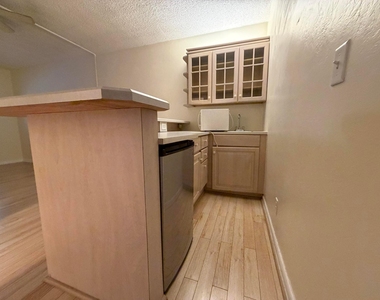 917 Ne 16th Avenue - Photo Thumbnail 4
