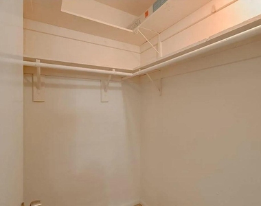 917 Ne 16th Avenue - Photo Thumbnail 12